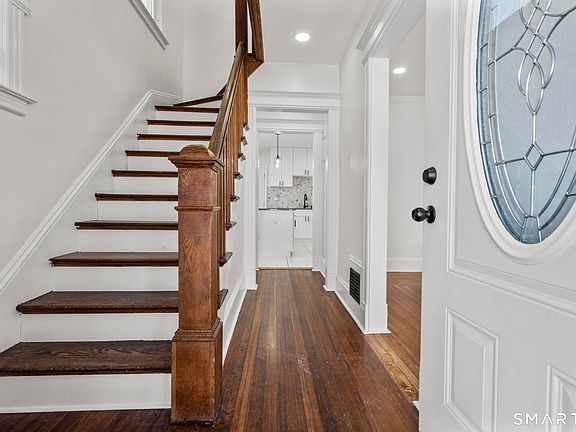 4th image of 220 Deerfield Road