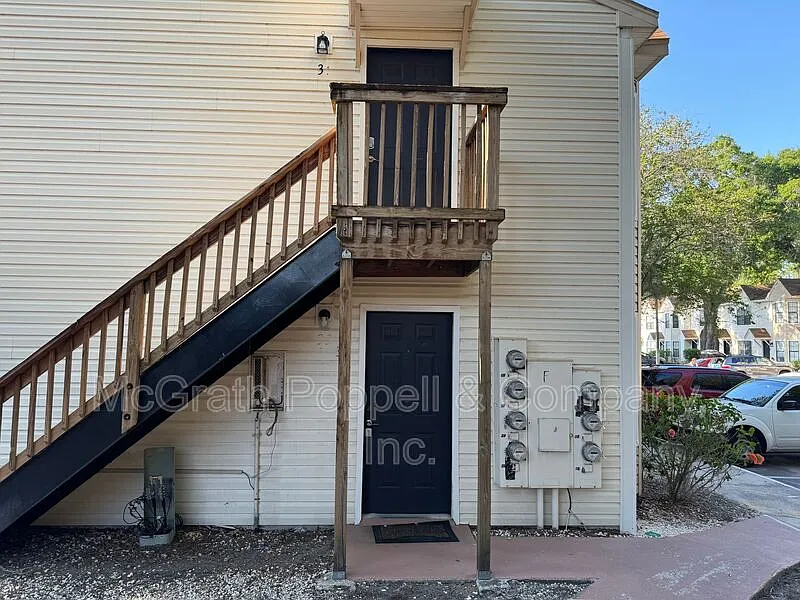 Building Photo - 2302 Maki Rd #33