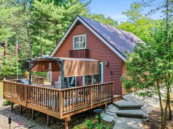 N7087 E Lake Crest Dr, Shawano, WI 54166