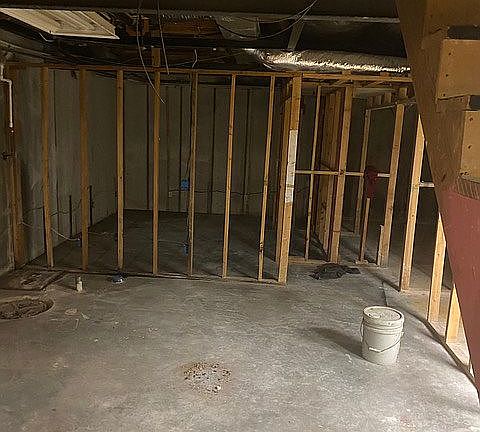3rd image of 1451 S Clay Ave