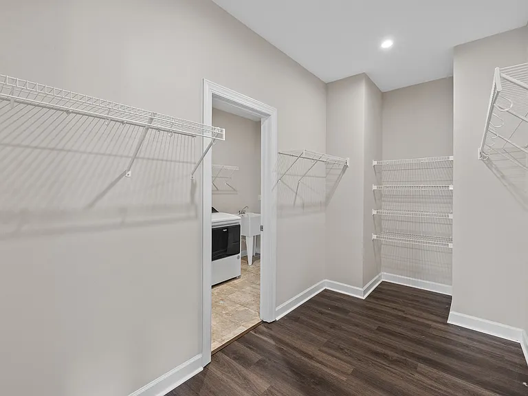 1004 Tarsnet Ln — Photo 32