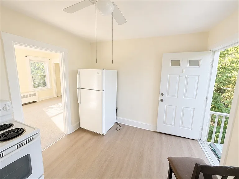 491 Webster St #2 — Photo 3