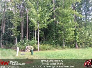 7411 Faraway Trl, Chagrin Falls, OH 44023