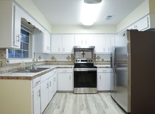 805 W Griffith Ave, Crestview, FL 32536