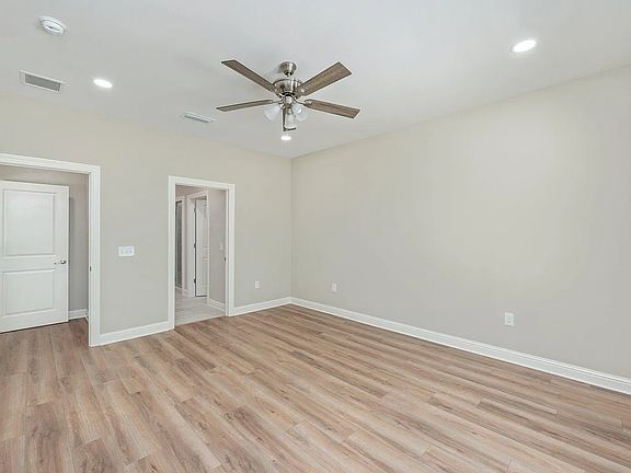 5th image of 6043 Sand Hill Rd