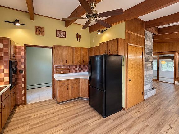 3rd image of 9 Laflure Ln