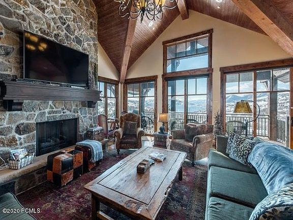 4th image of 315 W Deer Canyon Cir