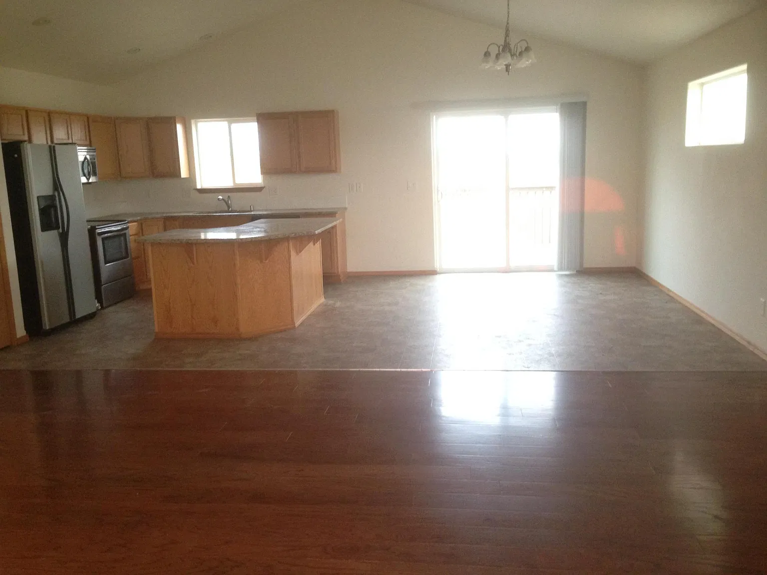 4 bed, 2736 sqft, $2,495 — Photo 4