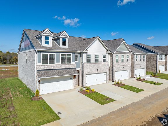 4th image of 4000 Laura St #1013