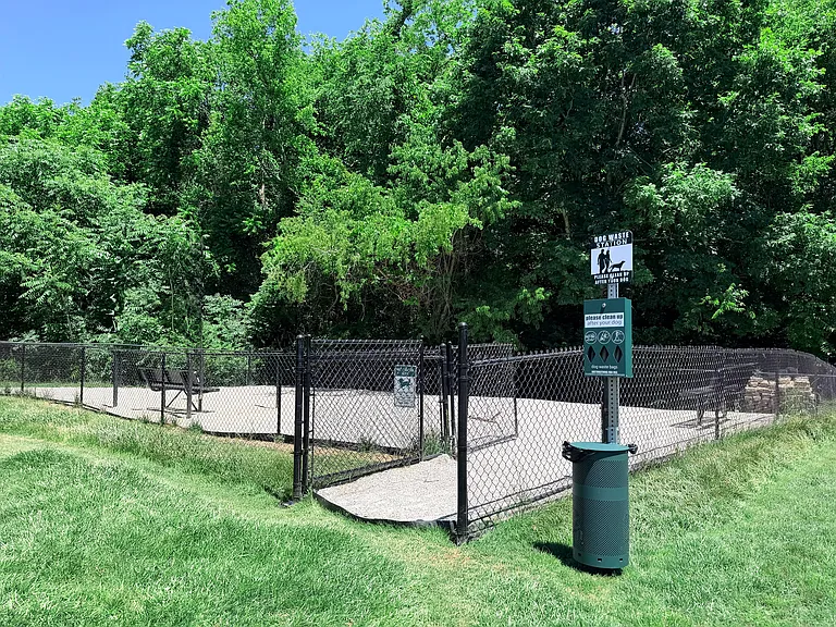 Walker's Crossing — Photo 5