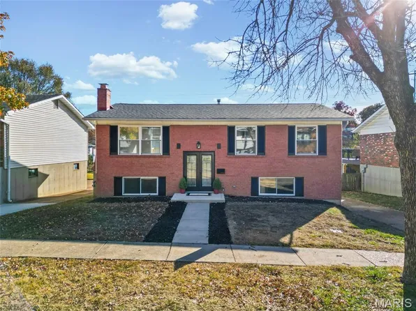 8980 Dana Ct, Saint Louis, MO 63123