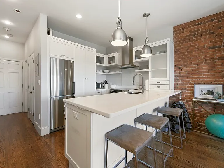 482 Beacon St #32 — Photo 3