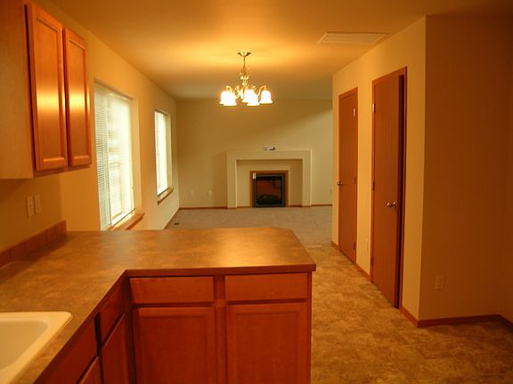 5th image of 104 NE Albion St