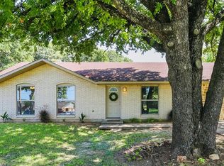 716 Dunaway Ln, Azle, TX 76020
