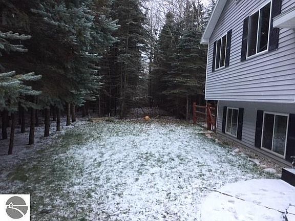 3rd image of 121 Ringneck Ln