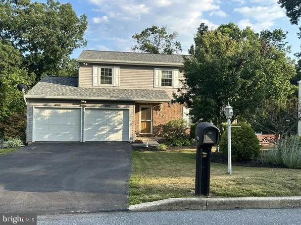 992 Martin Ln, Harrisburg, PA 17111