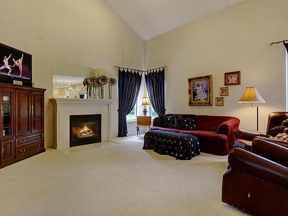 5th image of 6142 Saint Mel Cir