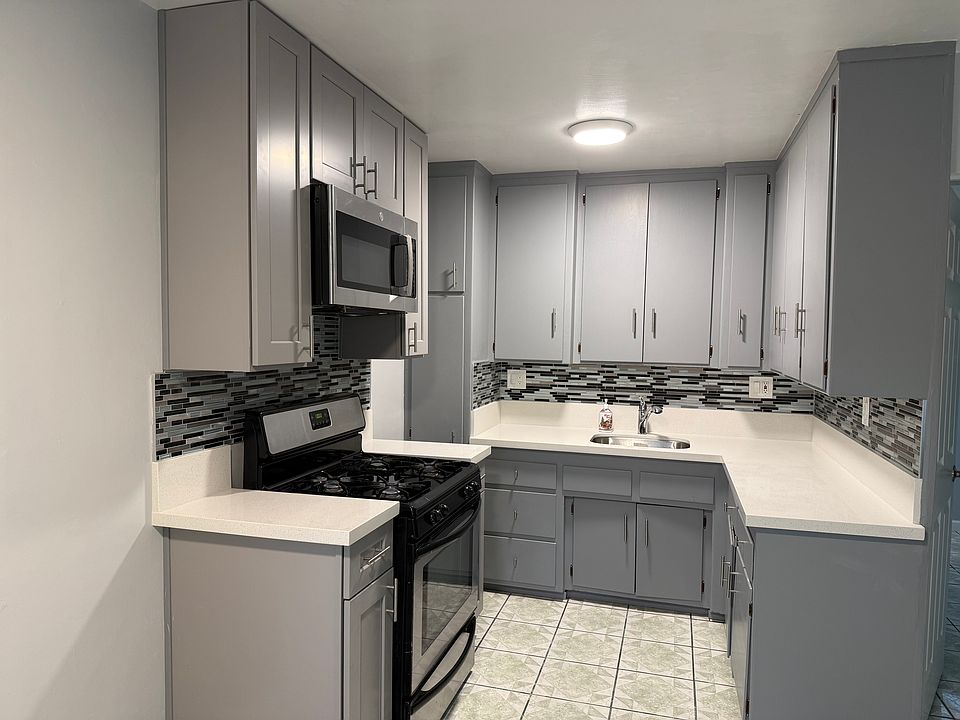 1st image of 5425 W 118th Pl
