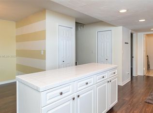 8980 Palm Tree Ln #898, Hollywood, FL 33024