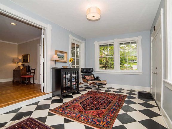 3rd image of 1215 Grace Ave