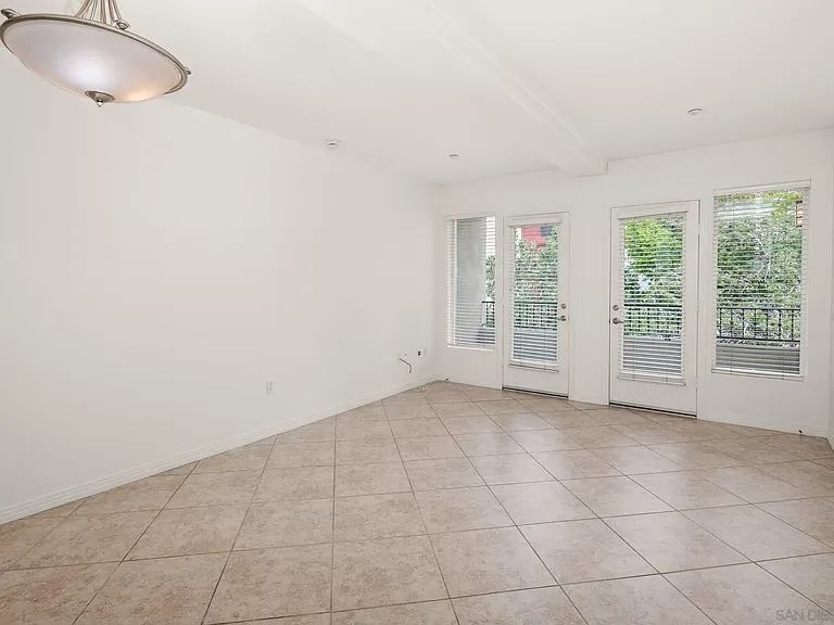 301 W G St #307 — Photo 15