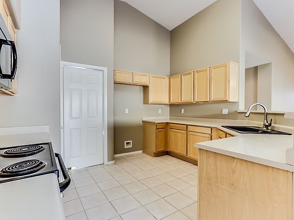 2nd image of 10414 W Sunflower Pl