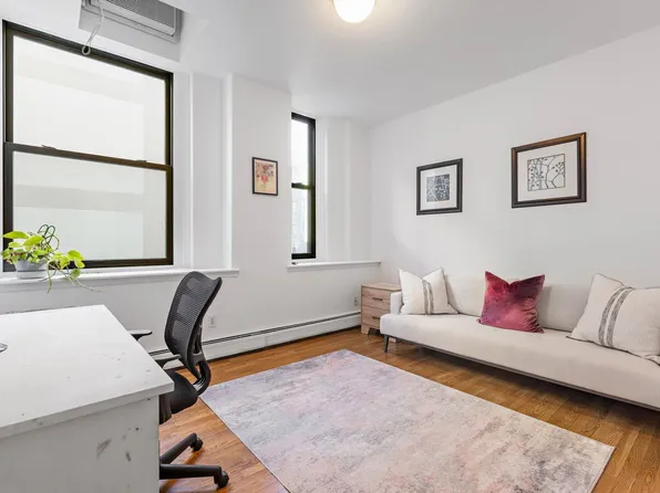 501 Adams Street image 10 of 16