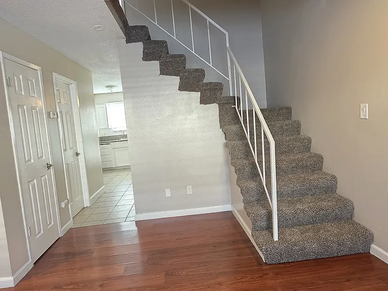 4136 N Thesta St #10 — Photo 2