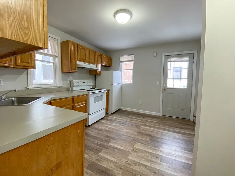 158 Ward St — Photo 28
