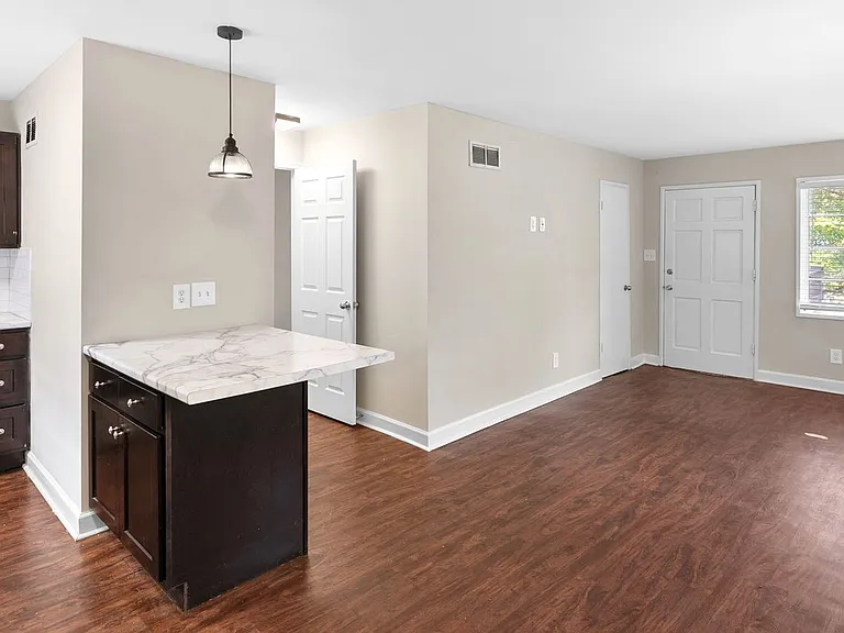 Wesley Apartments — Photo 18