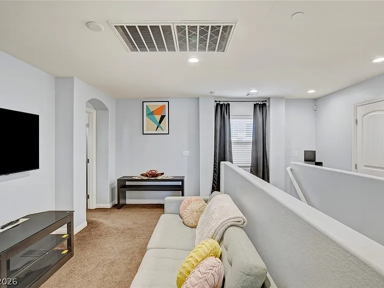 48 Jasmine Point St — Photo 37