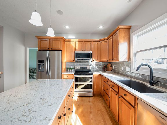 5th image of 4180 Ivy St