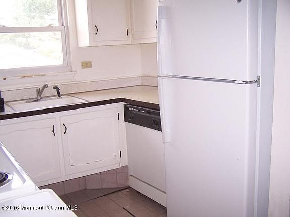5th image of 42K Cambridge Ct #200K