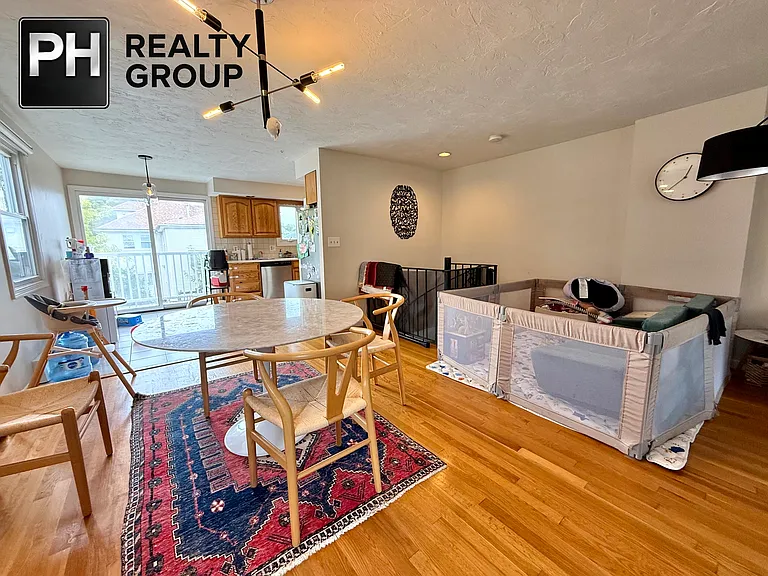43 Edenfield Ave — Photo 6