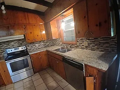 111 Tulip St — Photo 1