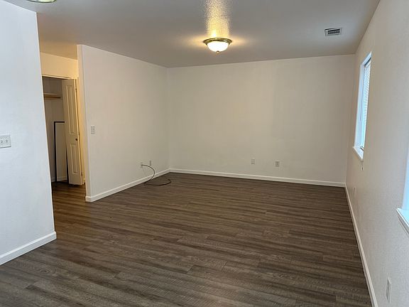 3rd image of 2671 Paloma Ave #1