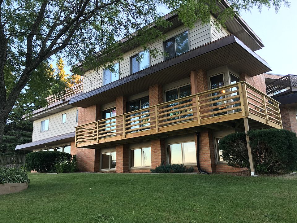 1st image of 1802 Lakeshore Dr APT 101