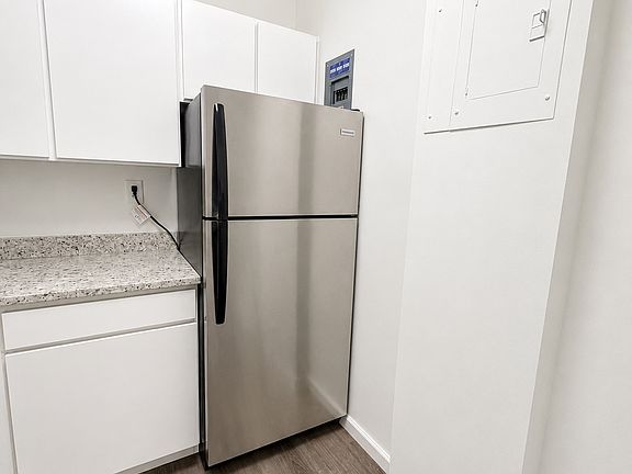 4th image of 1021 Arlington Blvd #2