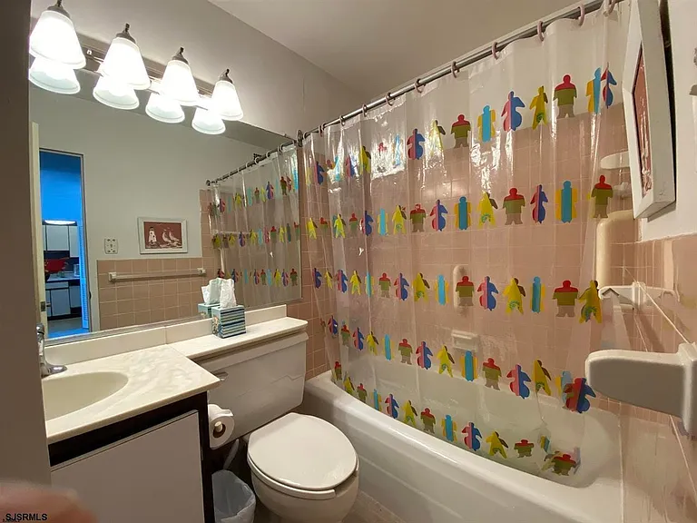 9400 Atlantic Ave #913 — Photo 16