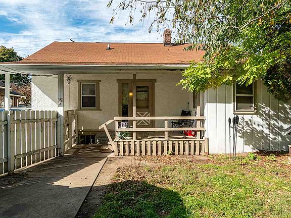 3rd image of 1819 Latham St