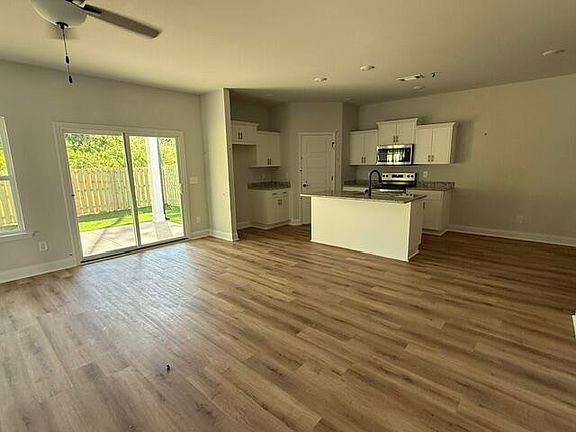 3rd image of 403 Bay Meadows Drive