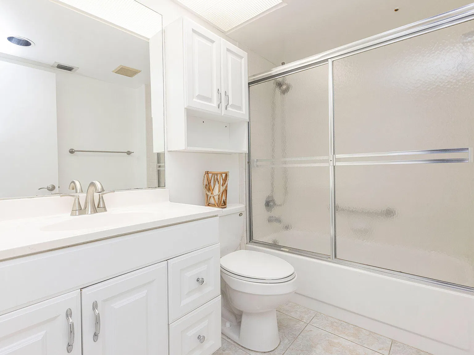 2 bed, 2.0 bath, 1192 sqft, $2,200 — Photo 1