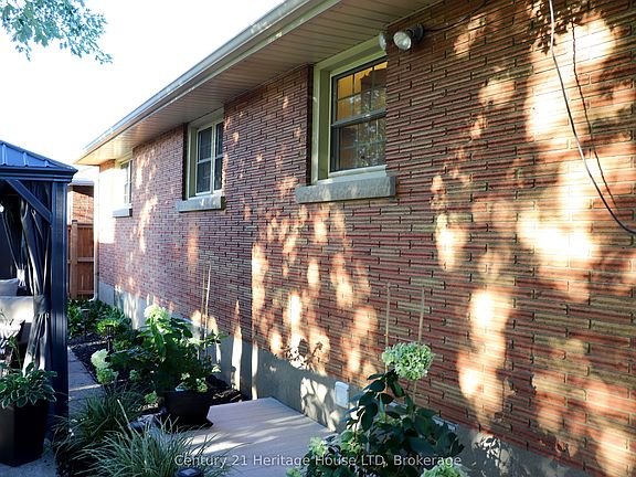 5th image of 3627 Windermere Rd