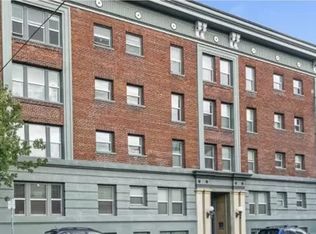 1631 NW Everett St APT 102, Portland, OR 97209