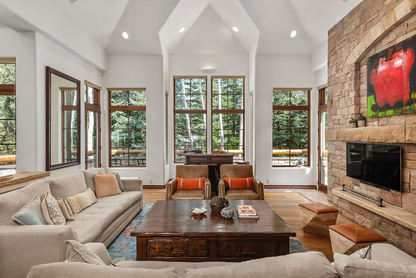 6 bed, 6050 sqft, $100,000 — Photo 3