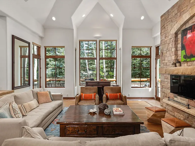 27 Timber Ridge Ln — Photo 3