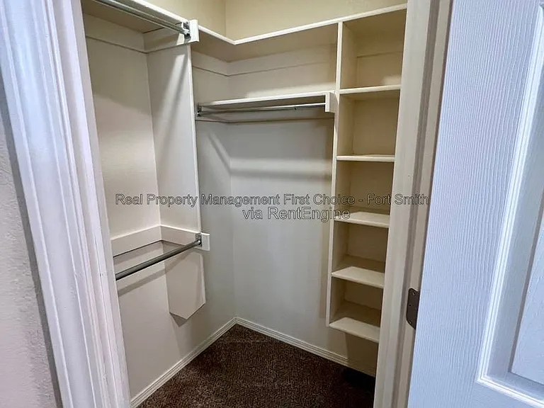 507 Ridge Point Dr — Photo 11