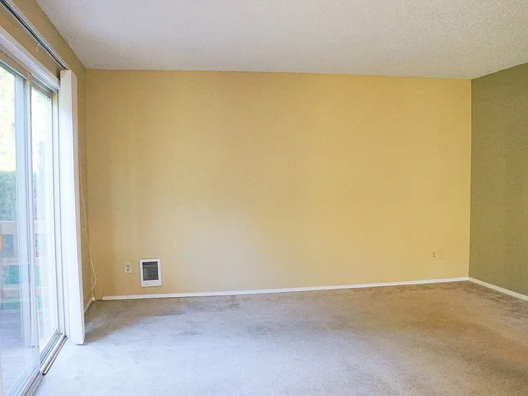 3705 SE 35th Pl #18 — Photo 4