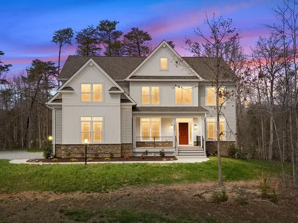 5903 Copper Mill Dr, Fredericksburg, VA 22407