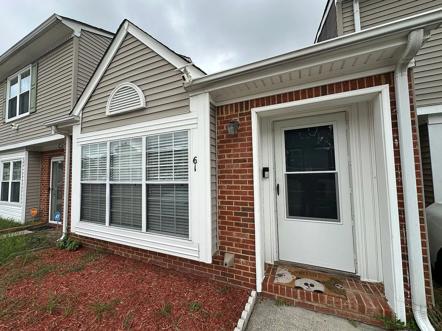 3 bed, 2.0 bath, 1328 sqft, $1,850 — Photo 1